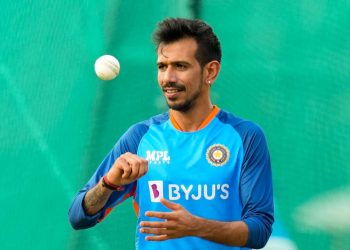 AB de Villiers comments on Yuzvendra Chahal being passed over for the Asia Cup: "He would've been a handy option."