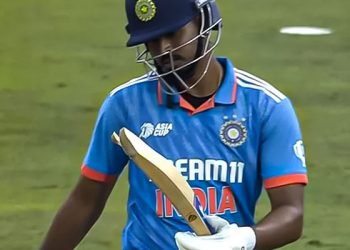 Aakash Chopra hails India's batsman after his stunning century in the second One-Day International against Australia: "Shreyas Iyer was in total control." 1 Aakash Chopra hails India's batsman after his stunning century in the second One-Day International against Australia: "Shreyas Iyer was in total control."