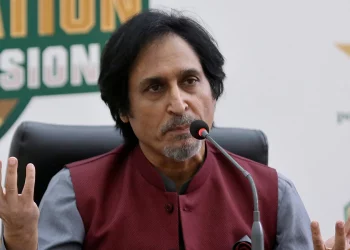 Ramiz Raja's counsel to Pakistan before their pivotal Asia Cup Super 4 match against Sri Lanka was to "don't touch social media."
