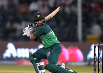 Imam and Rizwan defeat Bangladesh's 193 with ease.