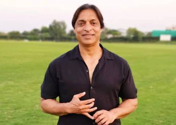 Are you guys crazy? I've been getting word saying India has fixed the game. Shoaib Akhtar