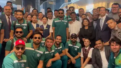 WATCH- ODI World Cup 2023: Pakistan's team was greeted with a pleasant surprise on the airplane following their record-breaking victory against Sri Lanka. 1 Pakistan