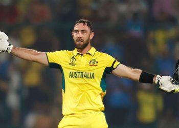 "It's the dumbest idea for cricketers," Glenn Maxwell said of the World Cup 2023's mid-inning light shows. 7 "It's the dumbest idea for cricketers," Glenn Maxwell said of the World Cup 2023's mid-inning light shows.