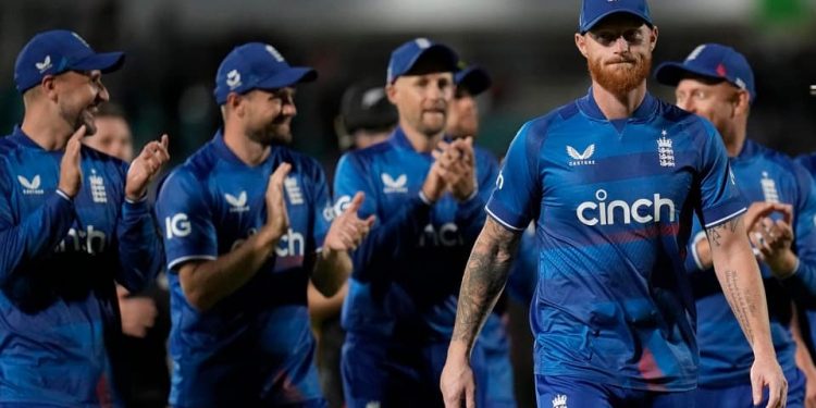 ECB signs multiyear contracts with 18 England players.