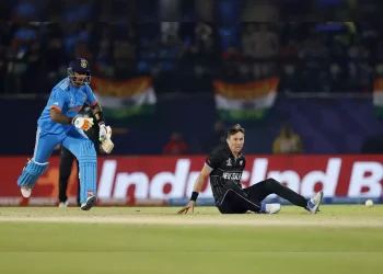 Police in Mumbai arrest a ticket scammer who was selling an IND vs. NZ ticket for Rs. 25,000.