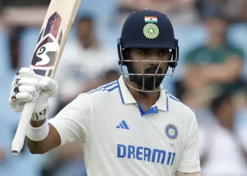 KL Rahul receives high marks from Aakash Chopra for his tenacious performance against South Africa on Day 1.