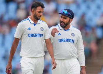 Sanjay Bangar defends Prasidh Krishna after the pacer's miserable Test debut, saying, "I feel this can happen." 4 Sanjay Bangar defends Prasidh Krishna after the pacer's miserable Test debut, saying, "I feel this can happen."