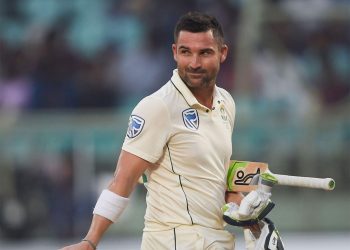 Twitter Reactions: Day 2: Proteas lead by 11 runs thanks to Dean Elgar resilient ton, frustrating India. 7 Twitter Reactions: Day 2: Proteas lead by 11 runs thanks to Dean Elgar resilient ton, frustrating India.