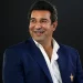 Wasim Akram chastises a fan for making a crude remark about his wife, saying, "I would like to meet your parents." 6 Wasim Akram chastises a fan for making a crude remark about his wife, saying, "I would like to meet your parents."