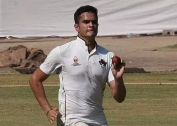 Arjun Tendulkar struggles at the bat and Goa is bowled out for 135 against Tripura in the Ranji Trophy 2023–24. 7 Arjun Tendulkar struggles at the bat and Goa is bowled out for 135 against Tripura in the Ranji Trophy 2023–24.