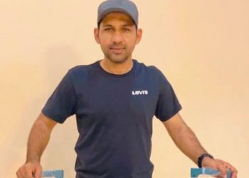 "It is unthinkable for me to leave Pakistan." Verify before publishing such fake news: Sarfaraz Ahmed debunks rumors about moving to the UK. 1 Sarfaraz Ahmed debunks rumors about moving to the UK.