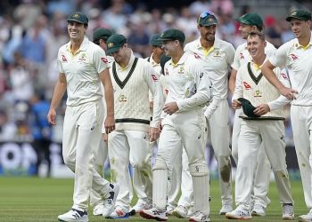 Josh Hazlewood cheerfully ejects COVID positive Green Cameron