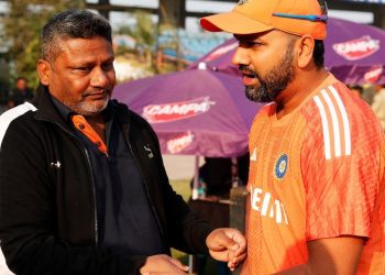 IND vs. ENG: Rohit Sharma makes a touching gesture by giving Sarfaraz Khan's father a hug. 2 IND vs. ENG: Rohit Sharma makes a touching gesture by giving Sarfaraz Khan's father a hug.
