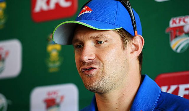 Shane Watson and Darren Sammy are in discussions with PCB to coach Pakistan. 1 Shane Watson and Darren Sammy are in discussions with PCB to coach Pakistan.