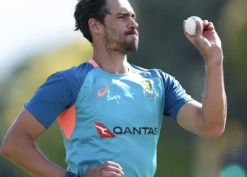 Mitchell Starc shares harsh advice that altered his approach, saying, "Harden the f*** up." 7 Mitchell Starc shares harsh advice that altered his approach, saying, "Harden the f*** up."