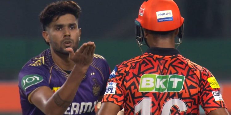 Watch: KKR vs. SRH in the IPL 2024 gets hotter after Harshit Rana sends out Mayank Agarwal with a flying kiss 1 Watch: KKR vs. SRH in the IPL 2024 gets hotter after Harshit Rana sends out Mayank Agarwal with a flying kiss