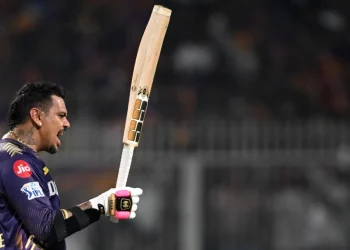 "I have been whispering in his ears," said Rovman Powell in reference to persuading Sunil Narine to participate in the T20 World Cup 6 "I have been whispering in his ears," said Rovman Powell in reference to persuading Sunil Narine to participate in the T20 World Cup