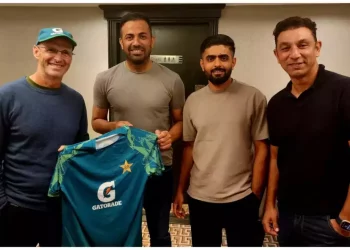 Before the England T20Is, Babar Azam gives a hearty hug to Gary Kirsten