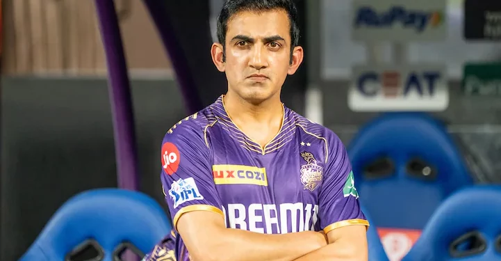 Gautam Gambhir responds to AB de Villiers and Kevin Pietersen's criticism of Hardik Pandya, saying, "Don't think they achieved anything in the IPL apart from personal scores." 1 Gautam Gambhir responds to AB de Villiers and Kevin Pietersen's criticism of Hardik Pandya, saying, "Don't think they achieved anything in the IPL apart from personal scores."