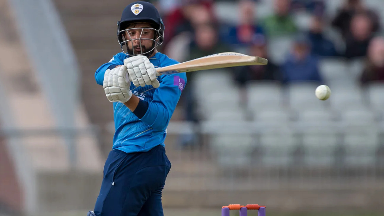 After Anuj Dal's superb 115, Harry Moore ices the Derbyshire chase