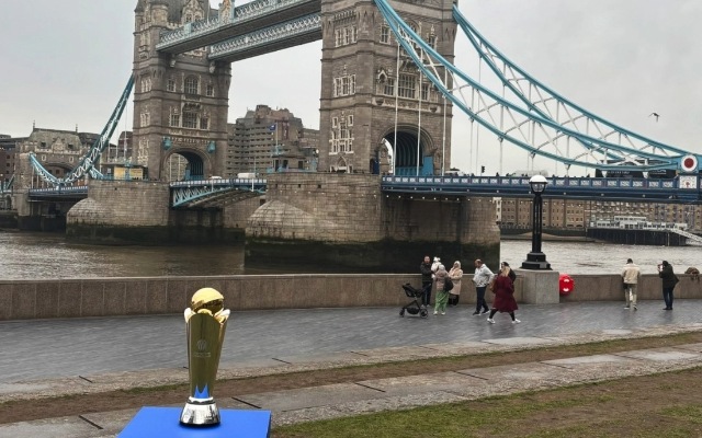 The exquisite cutlery travelled to some of London's most famous sights, such as Tower Bridge, Big Ben, the London Eye, Piccadilly Circus and Borough Market, adding to the spectacle. This tour stop honoured the relationship between England's dynamic cultural treasures and cricket's global heritage.

