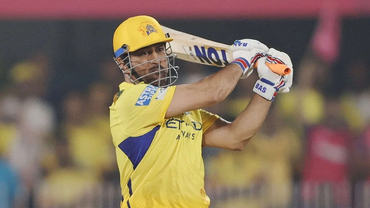 'He can't bat 10 overs running full stick'- Stephen Fleming solves issue of MS Dhoni's batting position