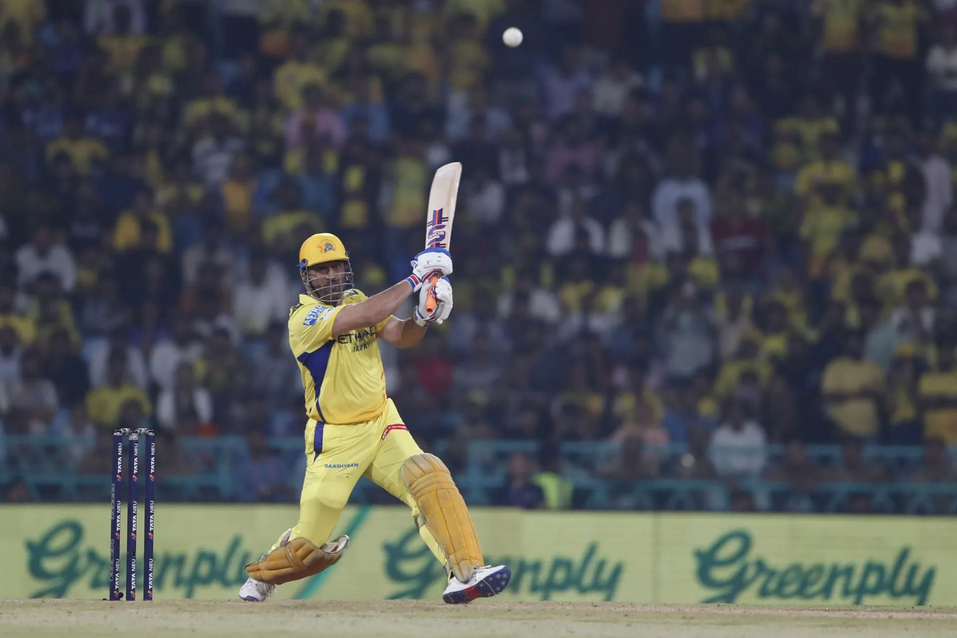 'Having him at the crease is priceless' - Varun Aaron praised MS Dhoni's match-winning cameo vs LSG