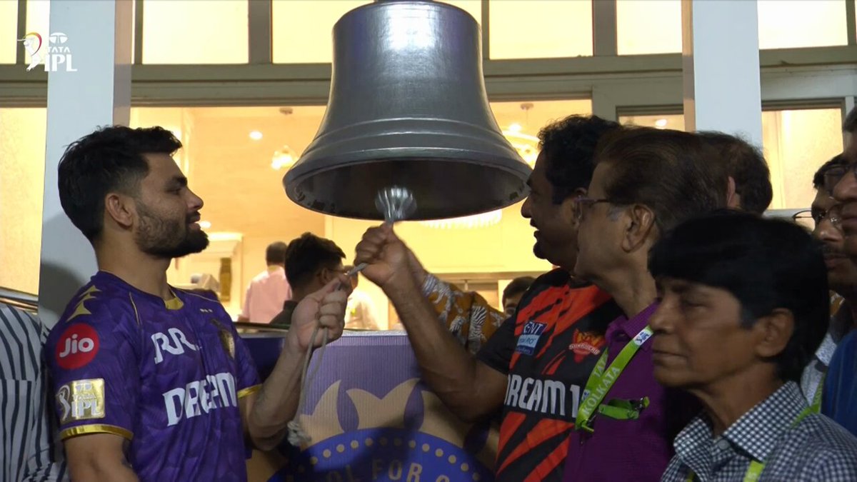 [Watch] IPL 2025: Rinku Singh, Muthiah Muralitharan ring Eden Gardens bell to start KKR vs SRH match