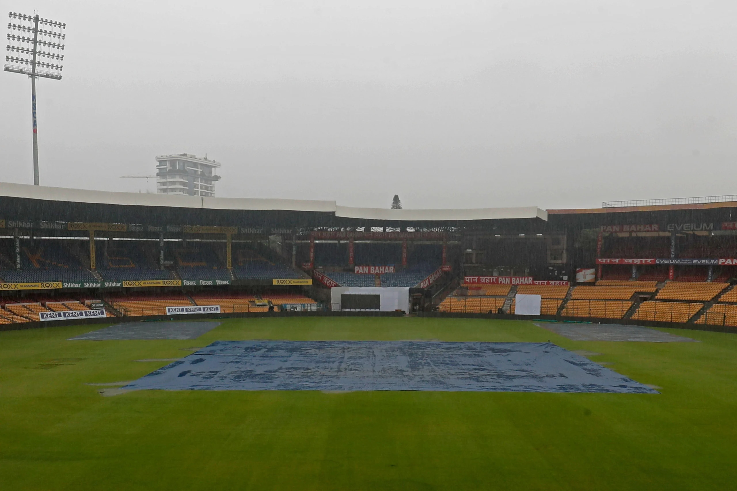 IPL 2025: RCB vs CSK, Match 52 – M Chinnaswamy Stadium today weather forecast & pitch report 6 IPL 2025: RCB vs CSK, Match 52 – M Chinnaswamy Stadium today weather forecast & pitch report