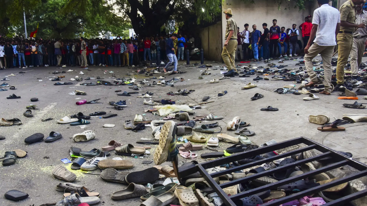 Karnataka raises compensation for Bengaluru stampede victims' families from Rs 10 lakh to Rs 25 lakh 1 Karnataka raises compensation for Bengaluru stampede victims' families from Rs 10 lakh to Rs 25 lakh