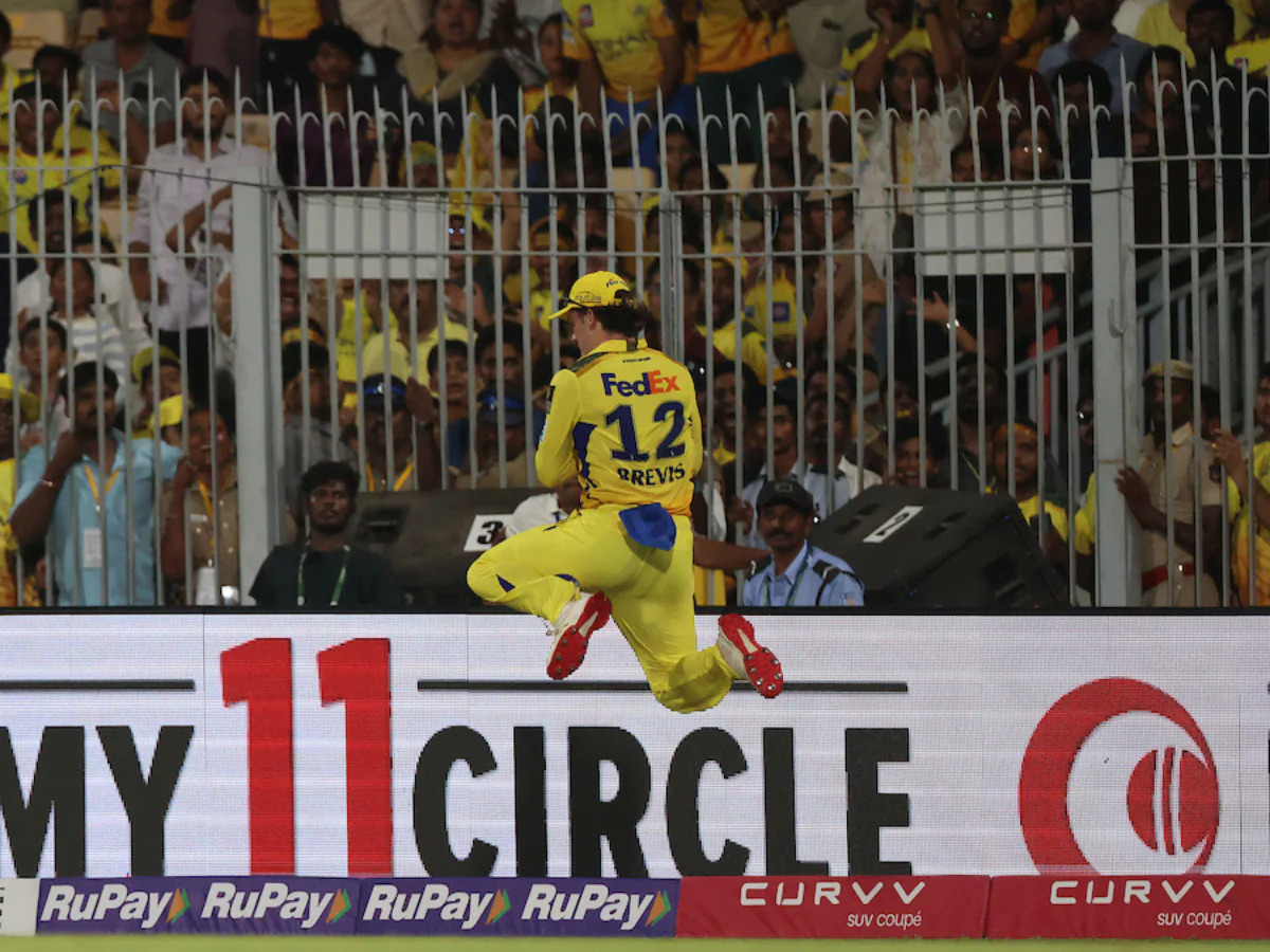 MCC brings new fielding law, making 'rabbit hops' boundary catches illegal 7 MCC brings new fielding law, making 'rabbit hops' boundary catches illegal