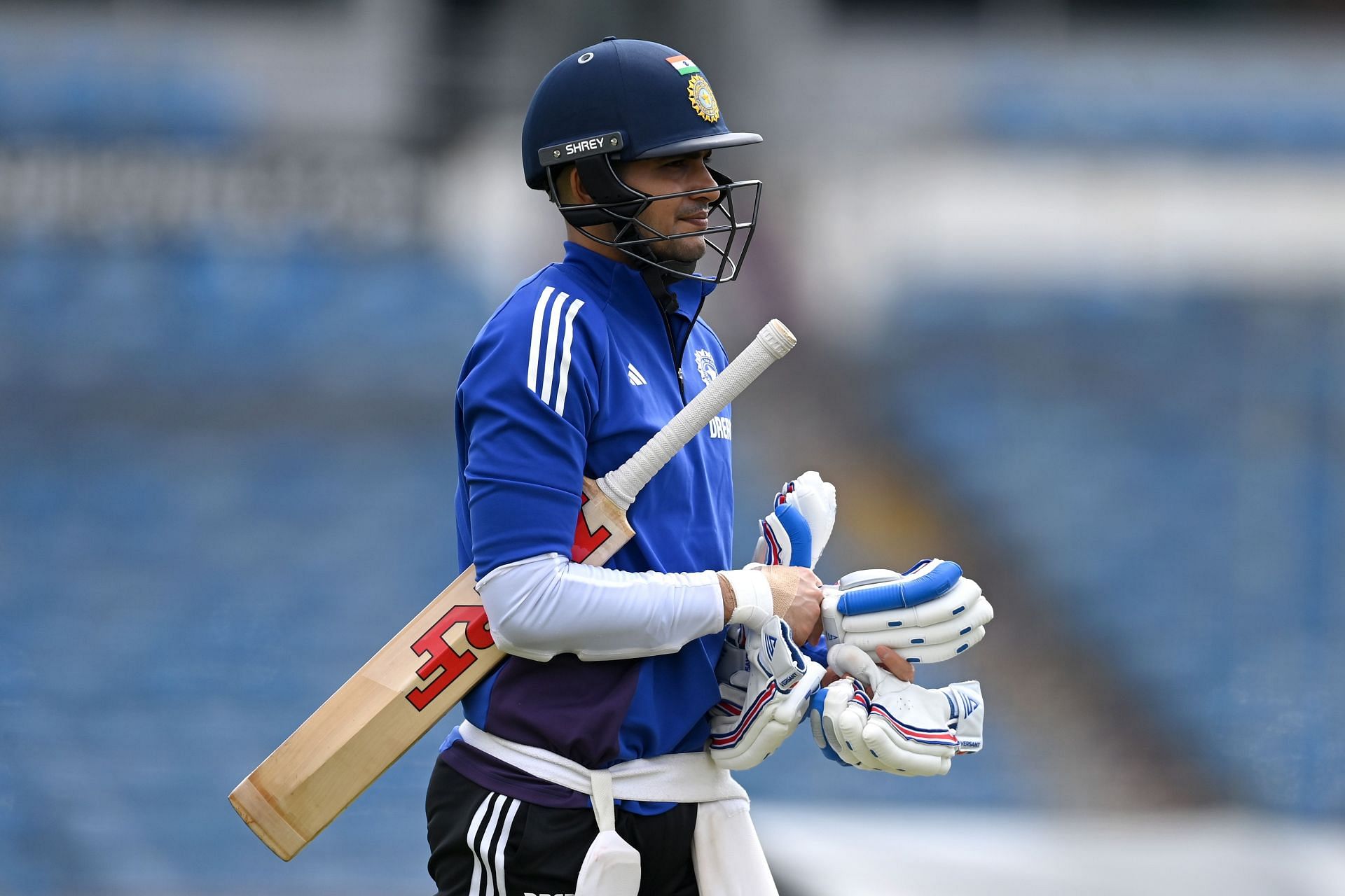 'People rarely go down the order from opening in Tests' - Aakash Chopra on Shubman Gill's demotion in batting position 7 'People rarely go down the order from opening in Tests' - Aakash Chopra on Shubman Gill's demotion in batting position