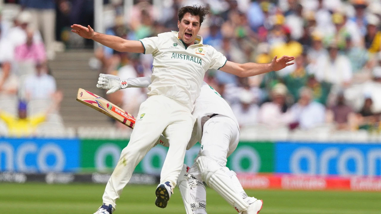 [WATCH] WTC Final 2025: Pat Cummins collides during LBW appeal, and Verreynne walks back