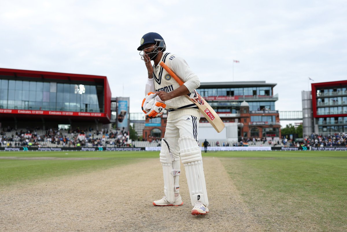 ENG vs IND 2025: Ravindra Jadeja celebrates hard-fought draw by kissing Manchester pitch 7 ENG vs IND 2025: Ravindra Jadeja celebrates hard-fought draw by kissing Manchester pitch