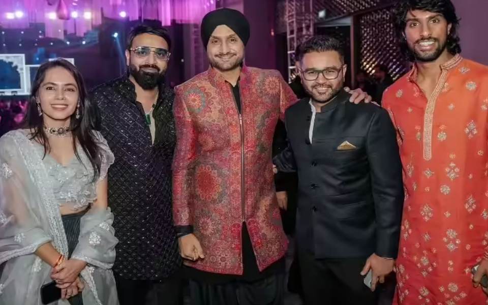 Gautam Gambhir, MS Dhoni, and Rohit Sharma reunite at a wedding, photo set internet on fire 4 1755324378999 Harbhajan Singh Tilak Varma and Parthiv Patel