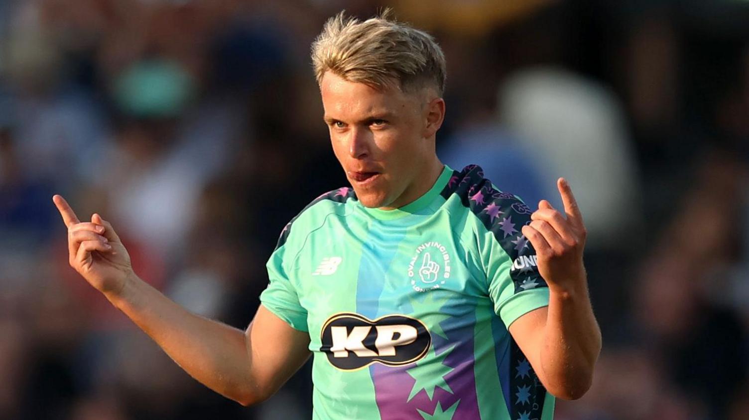 [WATCH] Hundred Men's 2025: Sam Curran's 75.64 km/h moon ball deceives Richard Gleeson ends up