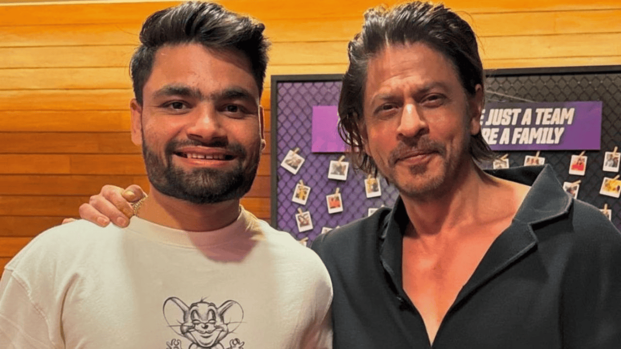 Shah Rukh Khan gets wedding invitation from Rinku Singh 1 Shah Rukh Khan gets wedding invitation from Rinku Singh