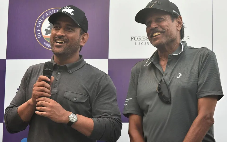 'MS Dhoni, Kapil Dev 'treated people like s***': India great's father amid Irfan Pathan hookah row