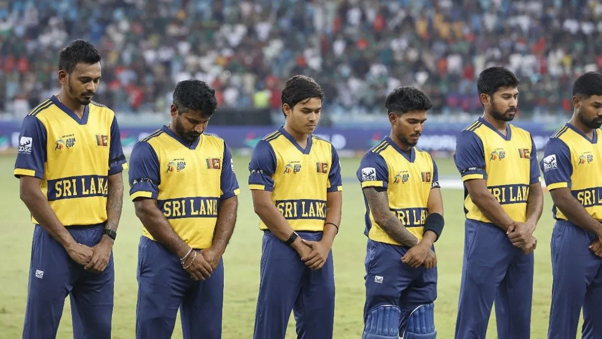 Asia Cup 2025: Sri Lankan players wear black armbands and pay a one-minute silence in tribute to Dunith Wellalage's late father vs Bangladesh