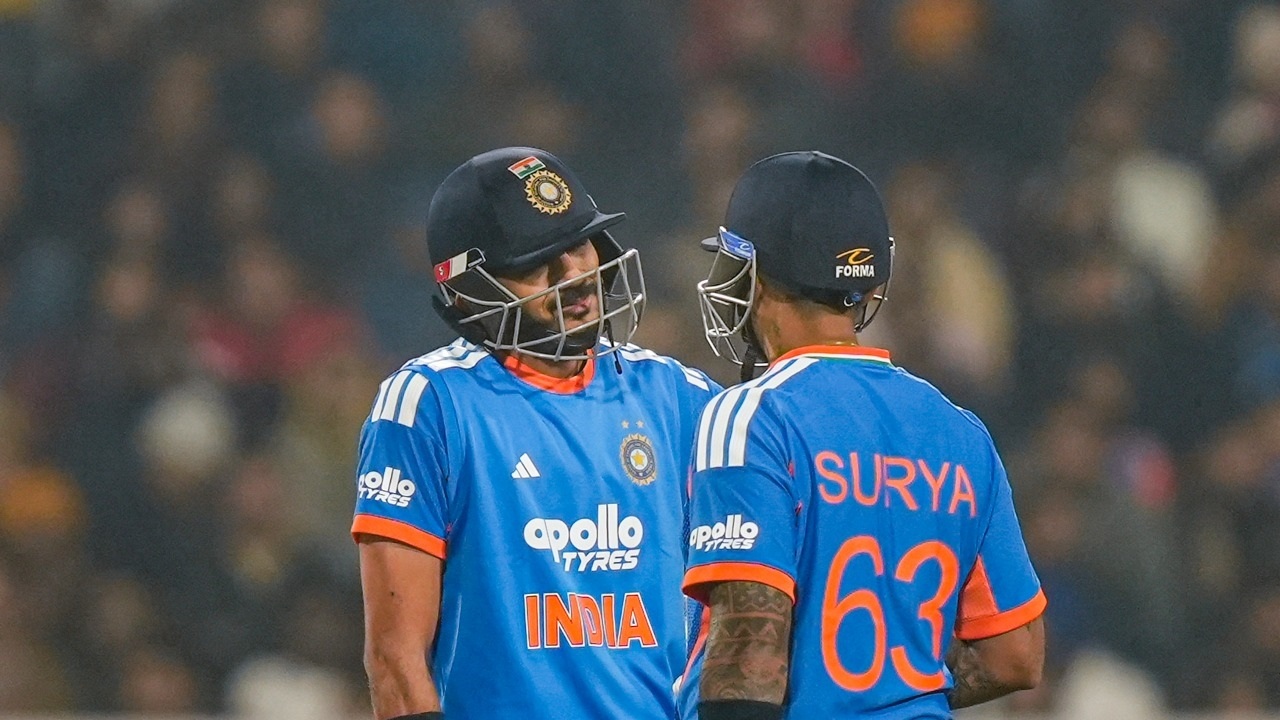 Suryakumar Yadav defends India's choice to promote Axar Patel to No. 3 in Mullanpur T20I, -'He has been batting well accross formats' 2 Suryakumar Yadav defends India's choice to promote Axar Patel to No. 3 in Mullanpur T20I, -'He has been batting well accross formats'