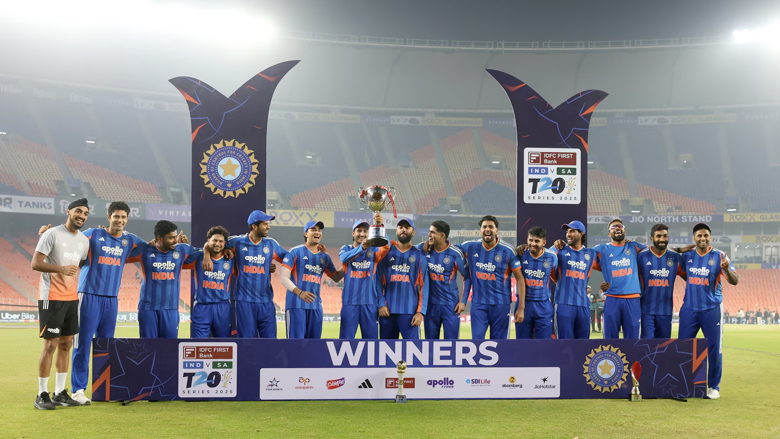 India breaks record with ninth consecutive home T20I series win, surpassing Australia 2 India breaks record with ninth consecutive home T20I series win, surpassing Australia