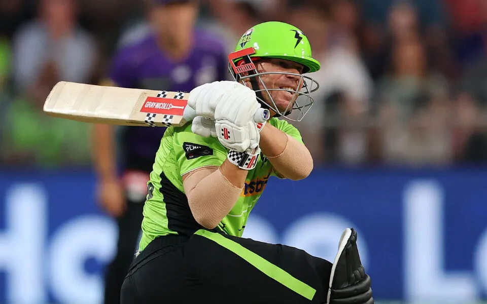 David Warner signs one-year extension with Sydney Thunder for next BBL season