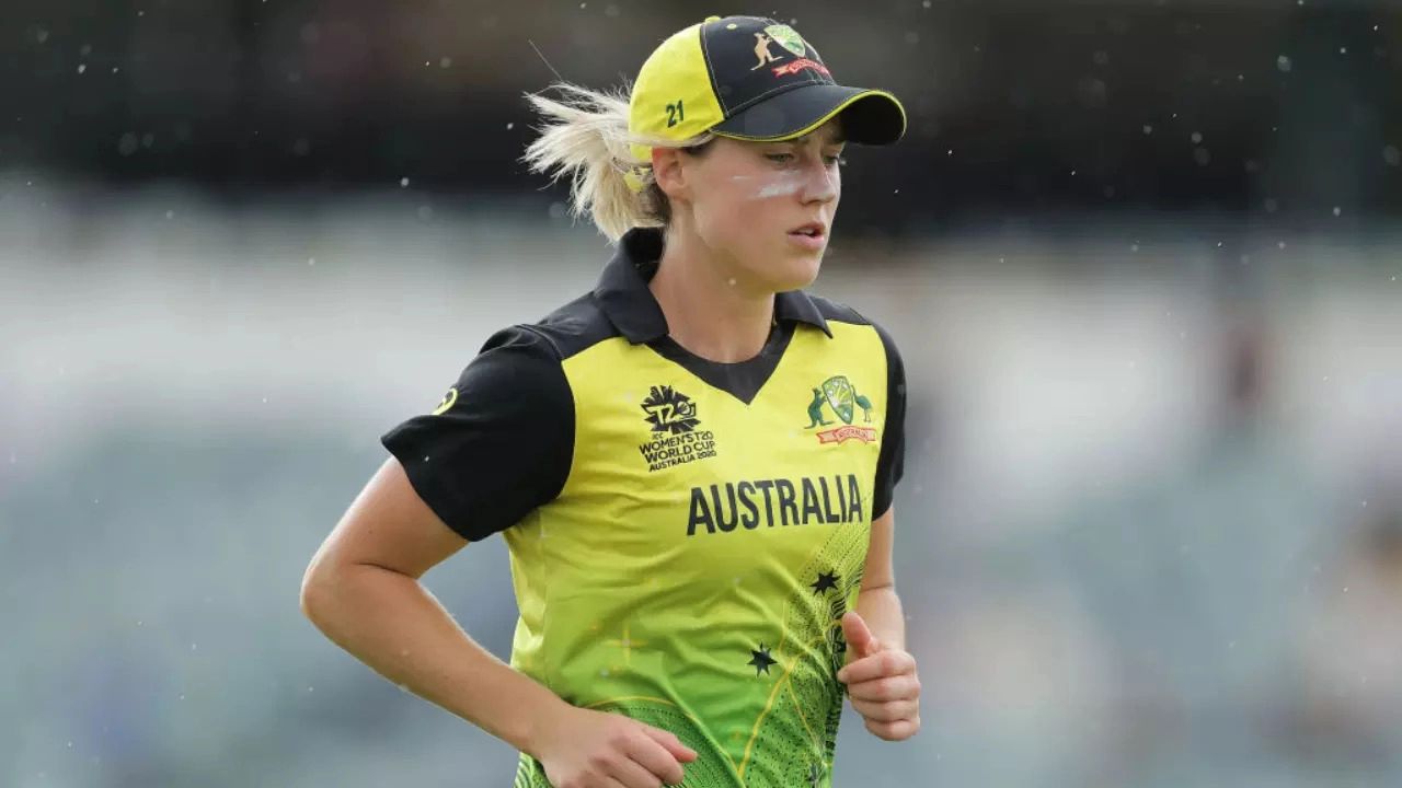 Ellyse Perry, Kim Garth out of ODIs; target Perth Test return