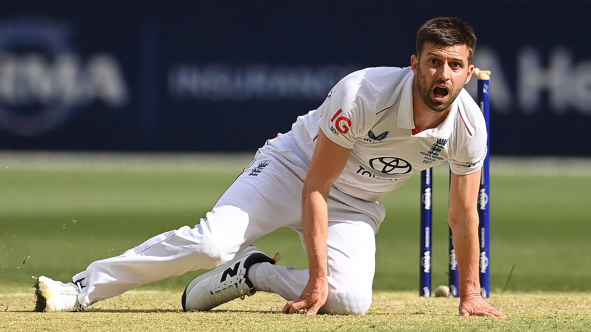 Mark Wood Concerned Over Slow Knee Recovery
