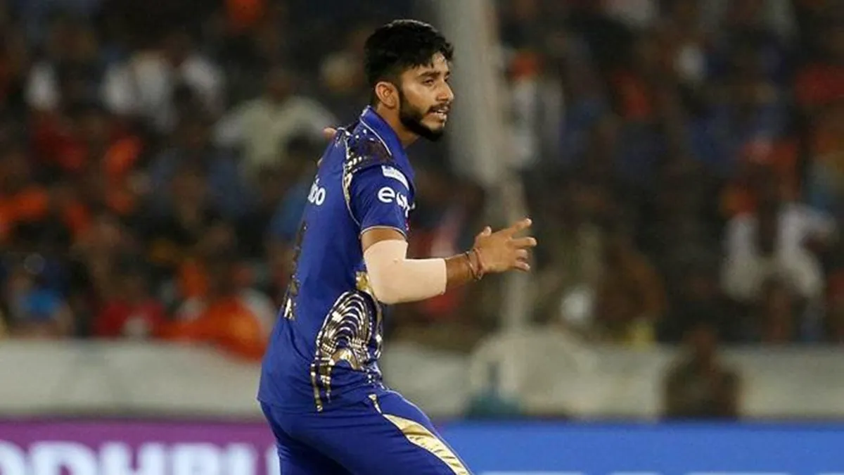 Irfan Pathan Makes Big Statement on MI Bowling Unit