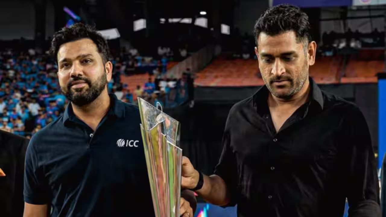 WATCH: MS Dhoni, Rohit Bring Trophy to Ground Ahead of T20 WC Final