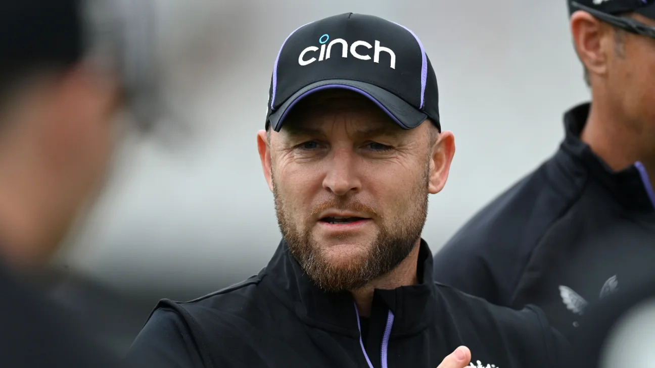 Brendon McCullum to remain England coach